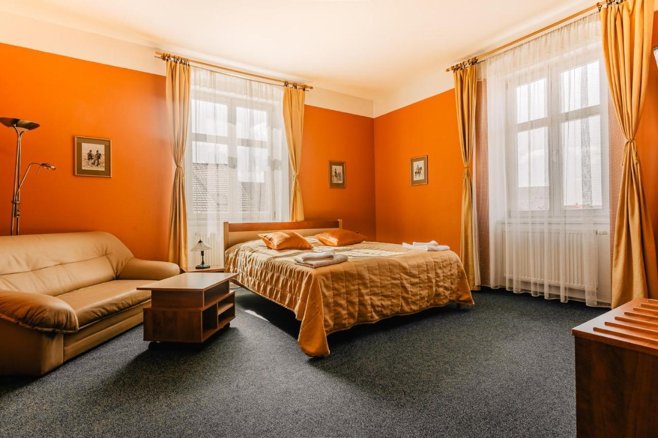 Hotel U Valdické brány Jičín Exteriér fotografie