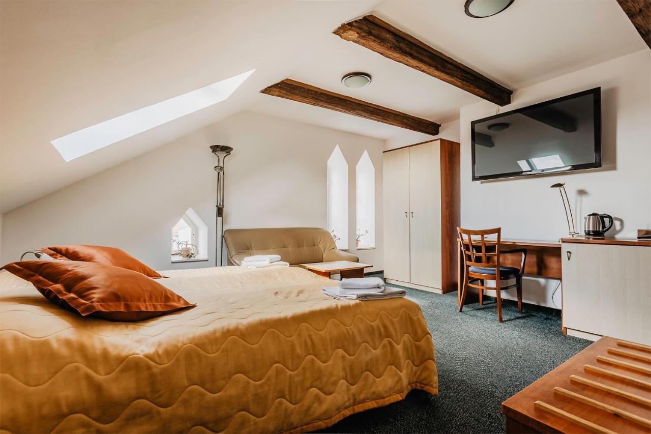 Hotel U Valdické brány Jičín Exteriér fotografie